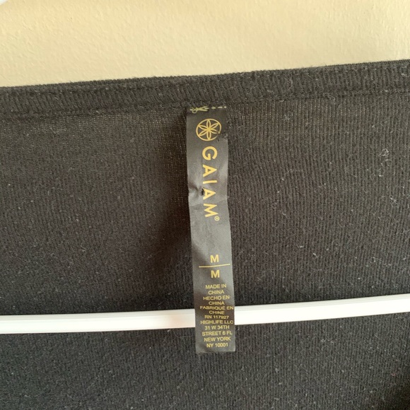 Gaiam Black Draped Long Sleeve Tee T-shirt - Picture 2 of 6